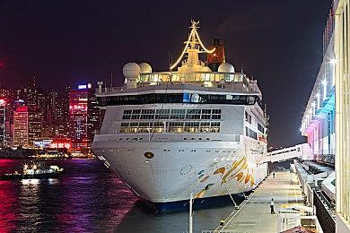 Epic大裁员之后在游戏中上架“有富同享”表情遭指责